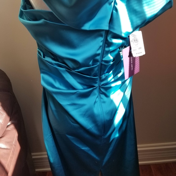 Talbot  Runhof Evening Dress - Picture 4 of 5